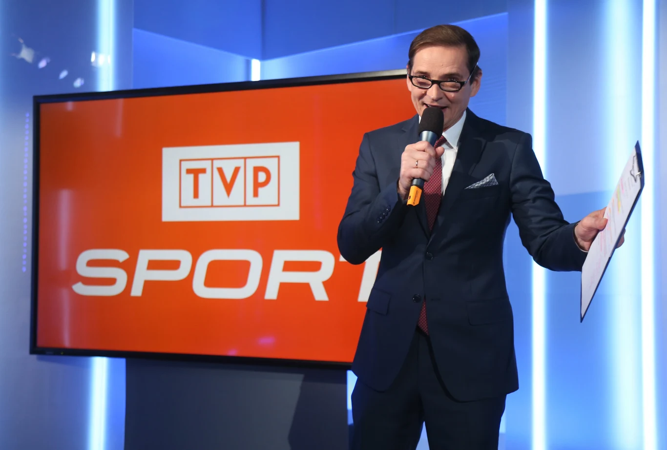 Wówczas w towarzystwie trenera Pawła „delord” Szabli gościł u Michała Pola, gdzie przez ponad dwie godziny prowadzili mniej lub bardziej poważne dyskusje na temat gier video. Chwilę potem stanął w rywalizacji z najlepszymi sportowcami w Polsce. Wówczas w towarzystwie trenera Pawła „delord” Szabli gościł u Michała Pola, gdzie przez ponad dwie godziny prowadzili mniej lub bardziej poważne dyskusje na temat gier video. Chwilę potem stanął w rywalizacji z najlepszymi sportowcami w Polsce.