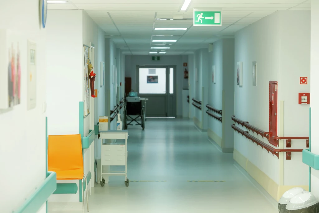 Wyniki analizy wskazują na konieczność objęcia chorych na COVID-19 również opieką psychiatryczną Wyniki analizy wskazują na konieczność objęcia chorych na COVID-19 również opieką psychiatryczną
