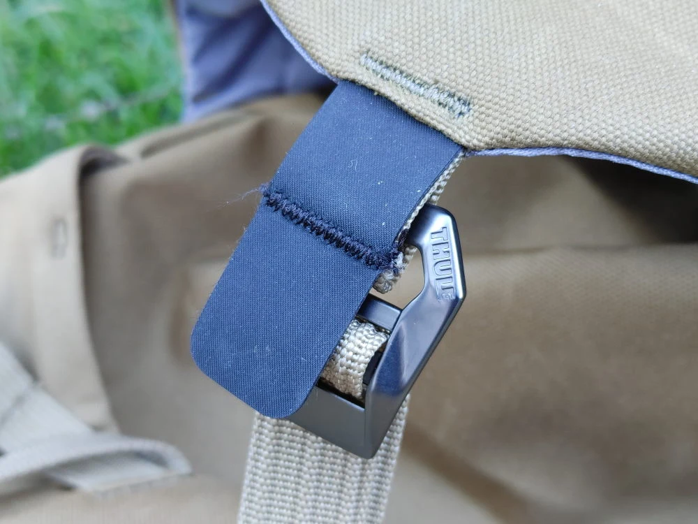 Klamra główna wygląda na bardzo solidną i jej odpinanie/zapinanie przebiega błyskawicznie 