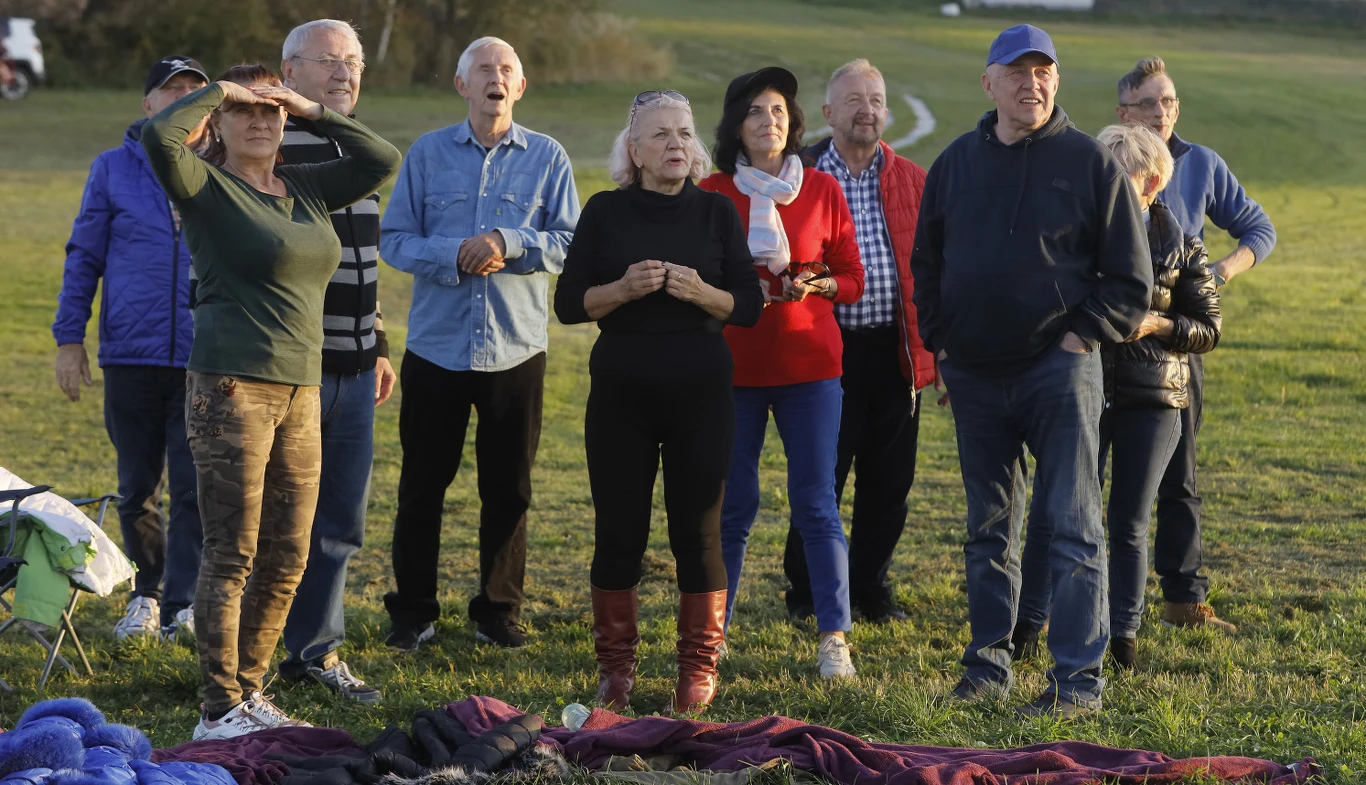 Adam z uczestnikami "Sanatorium miłości"