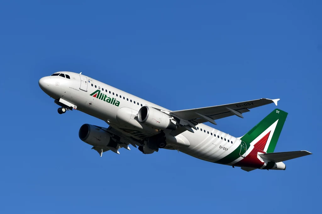 Samolot włoskich linii lotniczych Alitalia Samolot włoskich linii lotniczych Alitalia