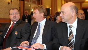 Od lewej: Zdzisław Kręcina, Zbigniew Boniek, Grzegorz Lato