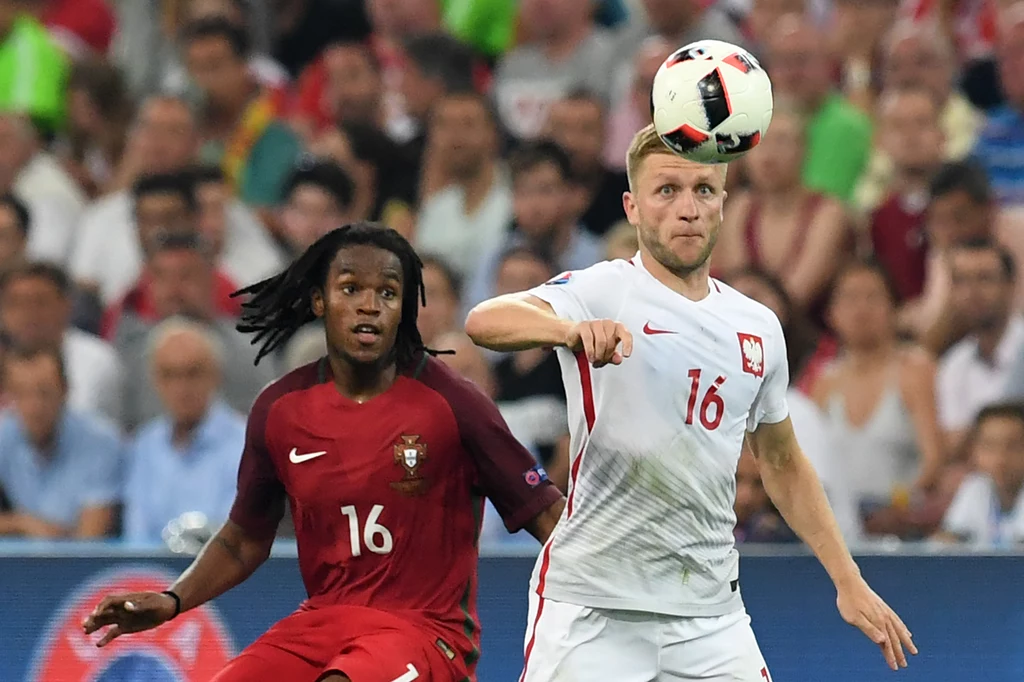 Zygmunciak wręcz zmiażdżył swoich zasłużonych sportowych konkurentów. Nie miał nawet problemu z Lewandowskim, z którym wygrał stosunkiem głosów 82,04 procent do 17,96 procent. Trzeba przyznać, że taki rezultat robi wrażenie. Teraz jednak może być jeszcze trudniej, ale czy na pewno? Zygmunciak wręcz zmiażdżył swoich zasłużonych sportowych konkurentów. Nie miał nawet problemu z Lewandowskim, z którym wygrał stosunkiem głosów 82,04 procent do 17,96 procent. Trzeba przyznać, że taki rezultat robi wrażenie. Teraz jednak może być jeszcze trudniej, ale czy na pewno?