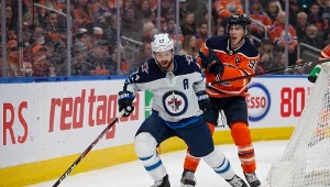 Poprzednio NHL grała 11 marca, gdy Winnipeg Jets (Josh Morrissey #44) zmierzyli się z Edmonton Oilers (Ryan Nugent-Hopkins #93)