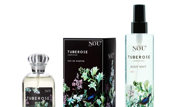 NOU Tuberose - lekki i balsamiczny. Nieco pudrowy. Pełen subtelnych zapachów białych kwiatów tuberozy, ylang-ylang, jaśminu, którym towarzyszą słodkie akordy drzewa sandałowego, wanilii i białego piżma. Zdecydowanie dla kobiet pewnych siebie, które wiedza, czego pragną. 
