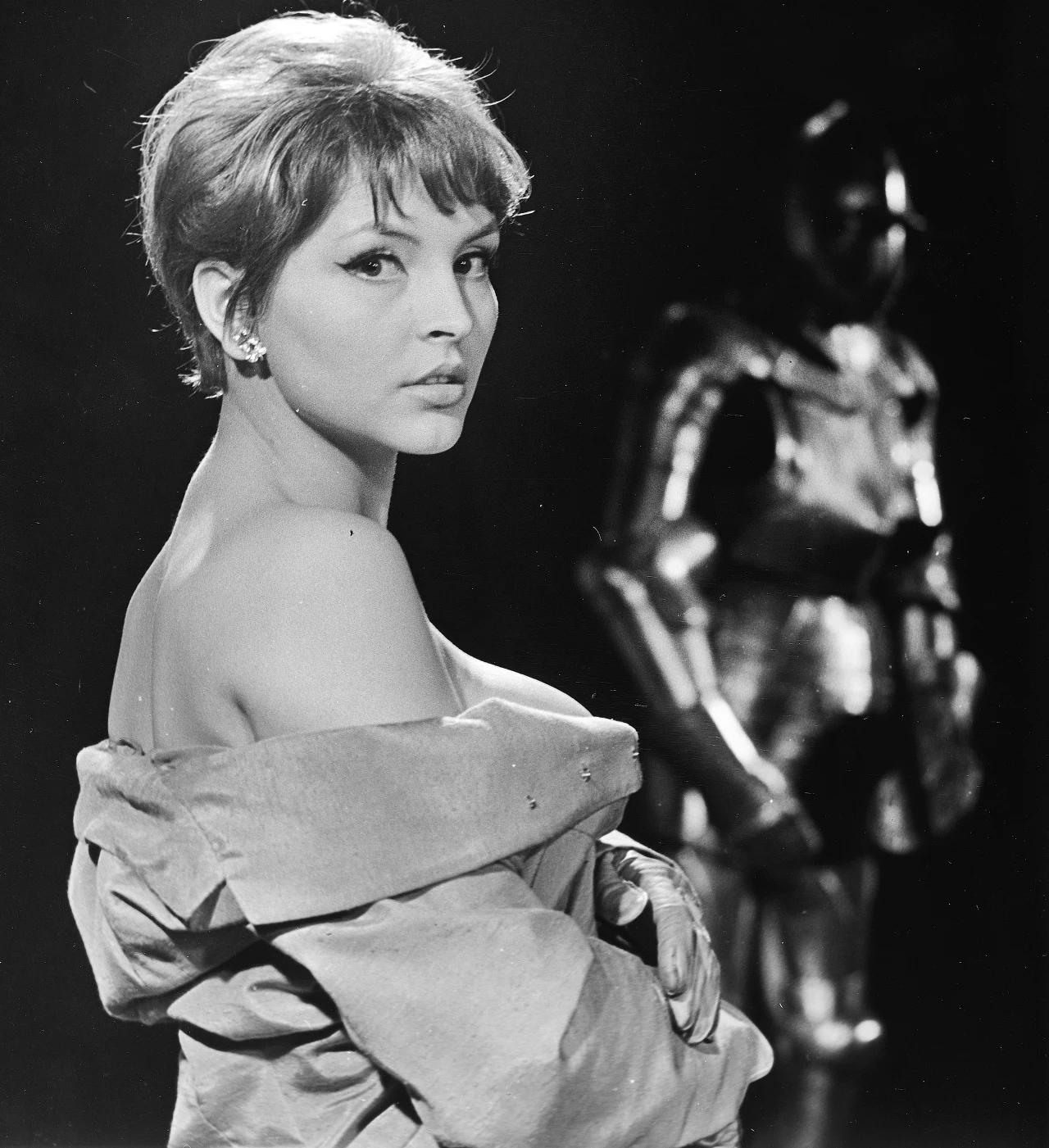 Teresa Tuszyńska w filmie "Cała naprzód" (1966) Teresa Tuszyńska w filmie "Cała naprzód" (1966)