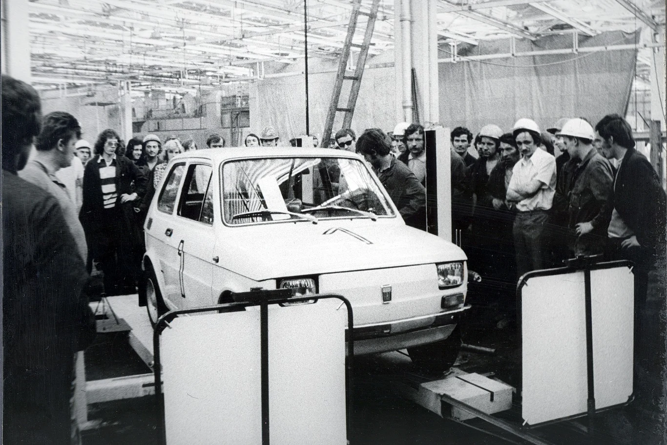 Rok 1975. Pierwszy Fiat 126p wyprodukowany w Tychach Rok 1975. Pierwszy Fiat 126p wyprodukowany w Tychach