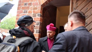 Biskup Stanisław Napierała w katedrze w Kaliszu 