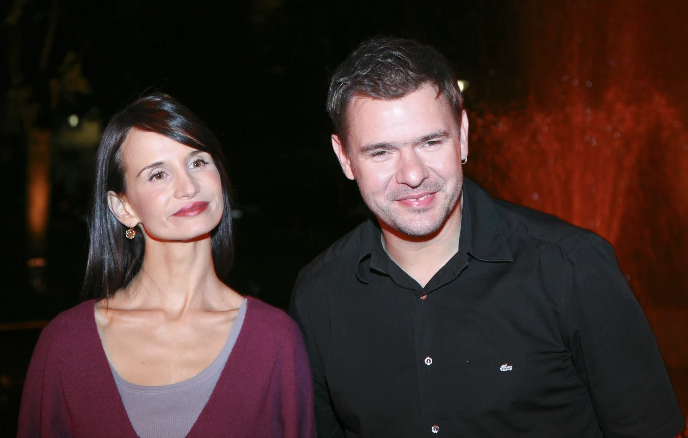 Jednak Kołakowska zaszła w drugą ciążę i urodziła Karolakowi syna. Rozstań i powrotów było po drodze jeszcze kilka. Dziś, jeśli wierzyć medialnym doniesieniom, znów są parą. Podobno doszli zgodnie do wniosku, że rodzina jest najważniejsza.