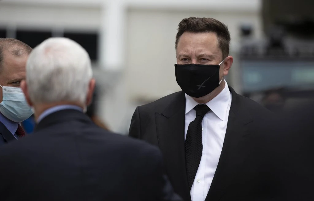 Elon Musk, CEO firmy SpaceX Elon Musk, CEO firmy SpaceX