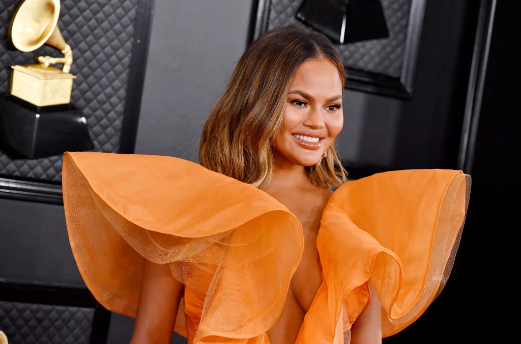 Chrissy Teigen jest jednym z byłych aniołków marki "Victoria's Secret"