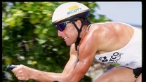 Dave Scott jest natomiast znany z rekordowej liczby zwycięstw w prestiżowym triatlonie Iron Man (3,86 km pływania, 180,2 km na rowerze i 42,195 km biegu). Po przejściu na wegetarianizm, wygrał aż sześć razy. 