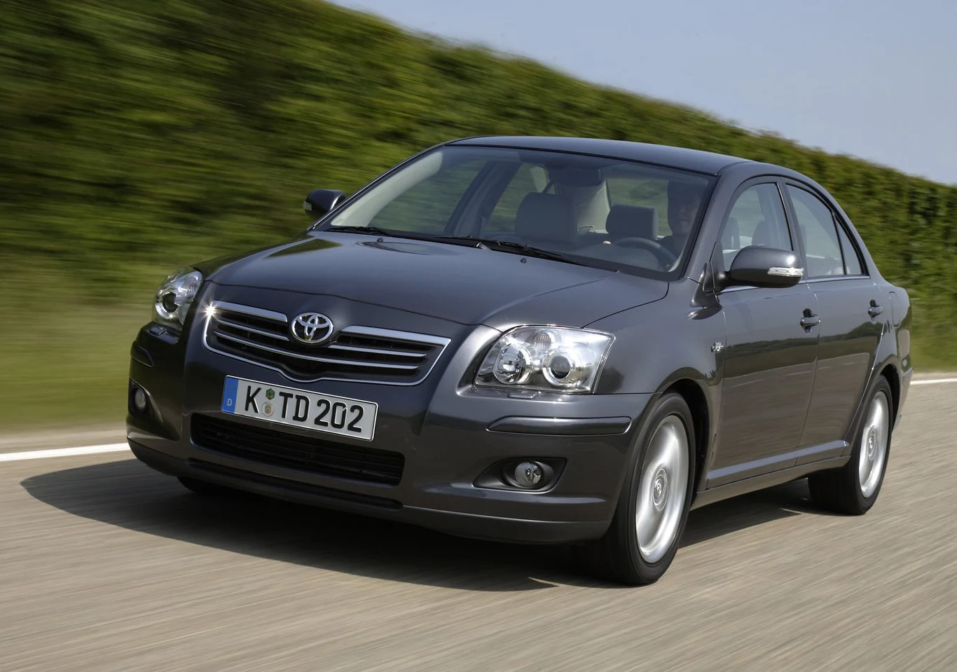 Toyota Avensis II