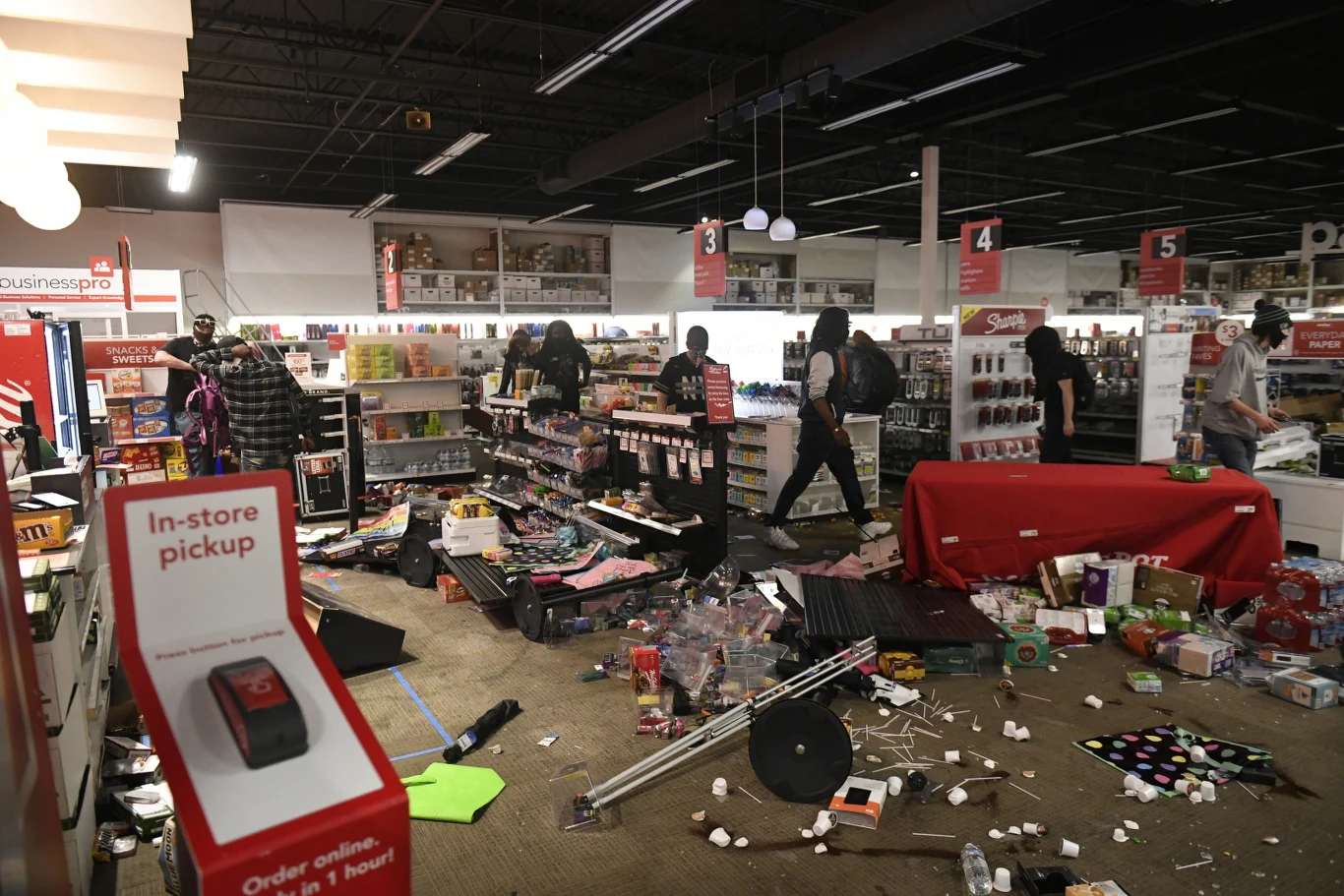 Protesty wzburzonych śmiercią George'a Floyda z rąk policji.