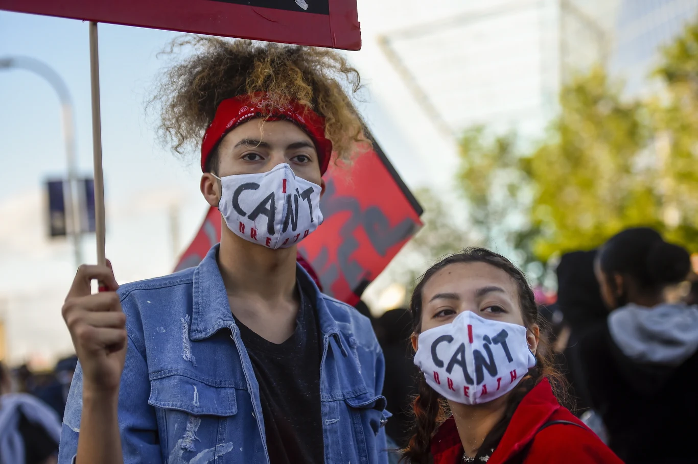 Jeśli dbacie o nasze miasto, to idźcie do domu" - zaapelowała do demonstrantów burmistrz miasta Keisha Lance Bottoms. W późnych godzinach wieczornych manifestacje w największym mieście Georgii słabły.