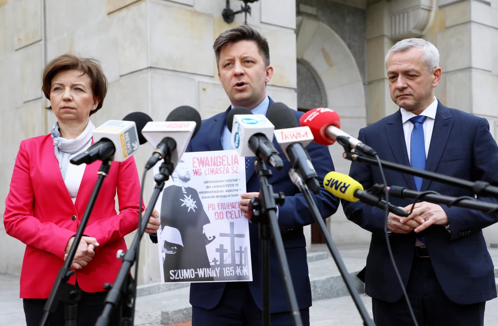 Konferencja prasowa nt. plakatów wymierzonych w ministra zdrowia Łukasza Szumowskiego Konferencja prasowa nt. plakatów wymierzonych w ministra zdrowia Łukasza Szumowskiego