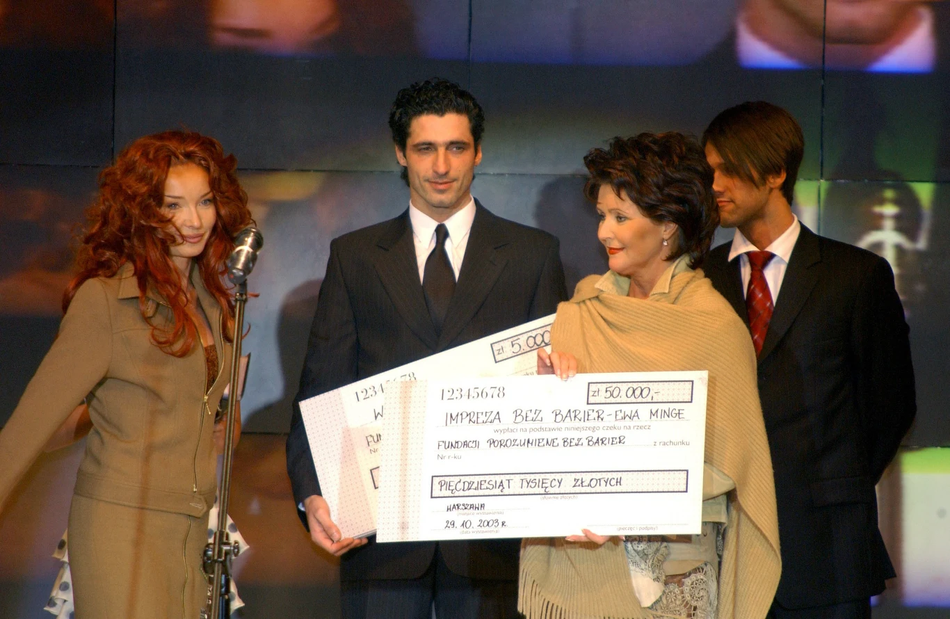 Andrzej Bizon, na zdj. z Ewą Minge i Jolantą Kwaśniewską; 2003 rok