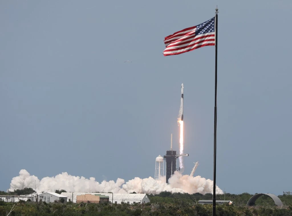 NASA i SpaceX - udany start Crew Dragon Demo-2