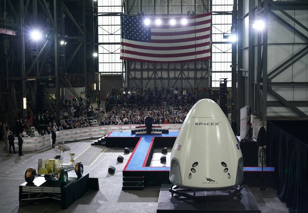 NASA i SpaceX - udany start Crew Dragon Demo-2