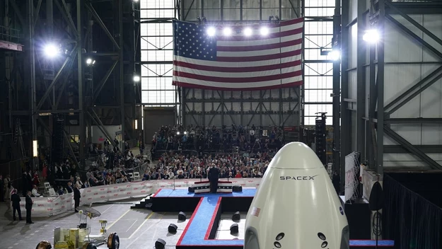 NASA i SpaceX - udany start Crew Dragon Demo-2