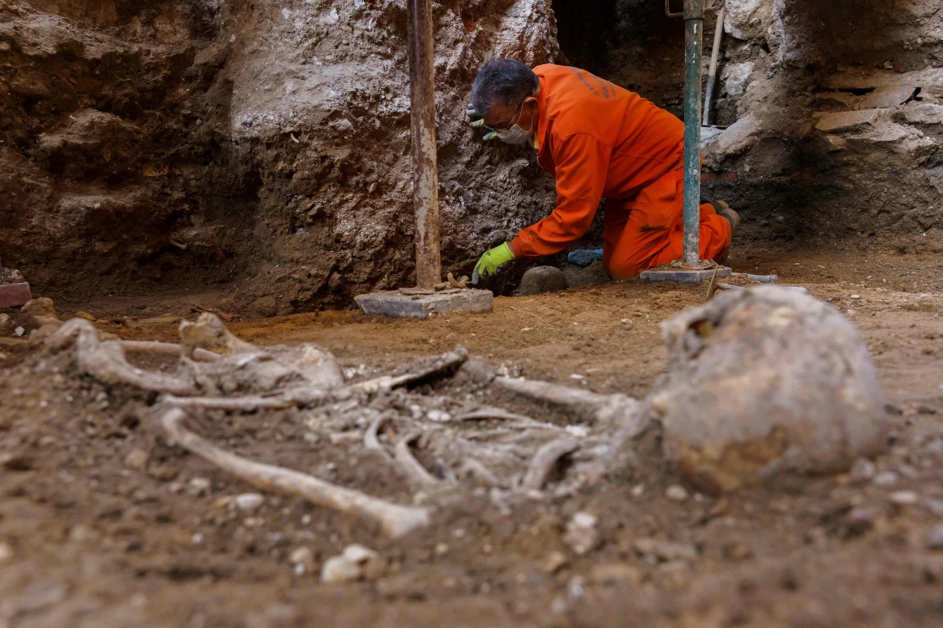 Czekały aż do 2020, kiedy to zostały odnalezione przez ekipę archeologów. Teraz naukowcy czekają na ostateczną identyfikacje kości. Jeśli potwierdzą się wstępne podejrzenia, Hugh Roe O’Donnell najprawdopodobniej wróci do Irlandii po ponad 400 latach. 