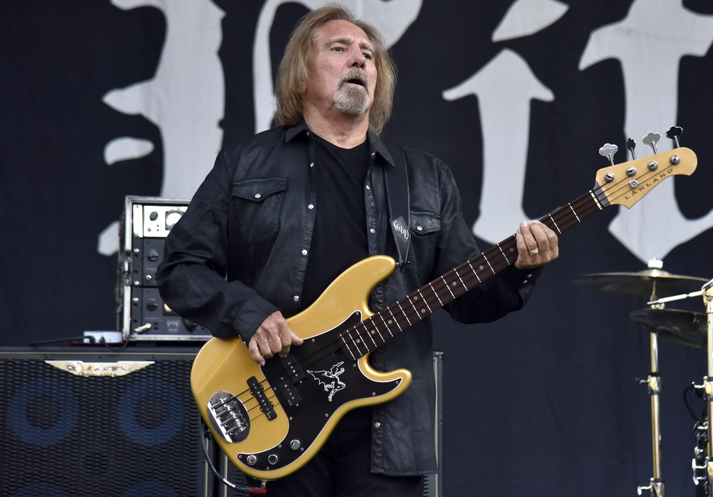 Geezer Butler jest autorem tekstów Black Sabbath