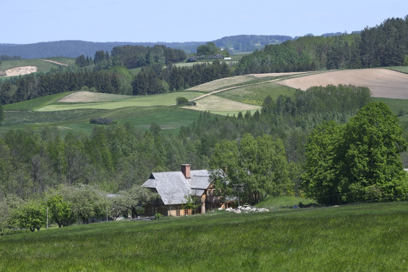 Dom Łukasza Szumowskiego na terenie Suwalskiego Parku Krajobrazowego Dom Łukasza Szumowskiego na terenie Suwalskiego Parku Krajobrazowego