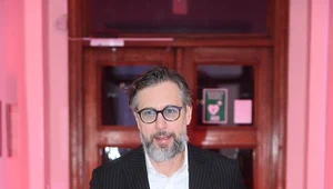 Broda z pewnością dodała Szymonowi Majewskiemu powagi