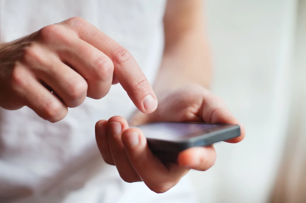 Fundacja Rak’n’Roll uruchomiła telefon zaufania dla chorych i ich rodzin. Specjaliści mają dyżur w każdą środę w godzinach od 19 do 21 pod numerem: 604 51 51 51. Szpitale specjalistyczne działają mimo pandemii. Chorych przyjętych na oddział obowiązują jednak surowe obostrzenia. Fundacja Rak’n’Roll uruchomiła telefon zaufania dla chorych i ich rodzin. Specjaliści mają dyżur w każdą środę w godzinach od 19 do 21 pod numerem: 604 51 51 51. Szpitale specjalistyczne działają mimo pandemii. Chorych przyjętych na oddział obowiązują jednak surowe obostrzenia.