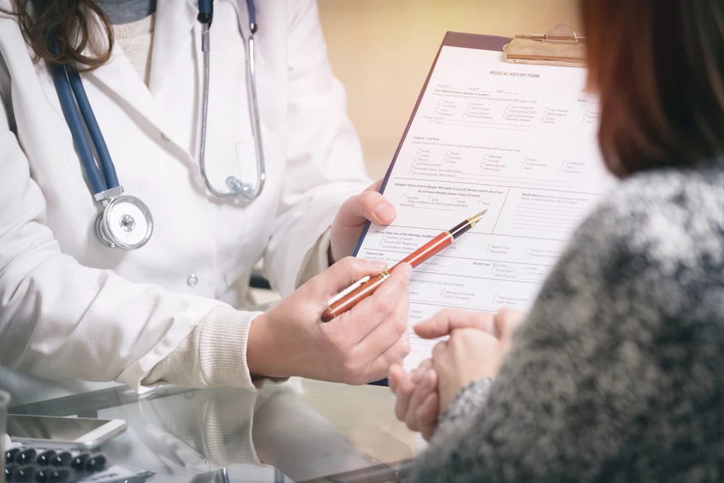 Hospitalizowanych nie można odwiedzać. Pacjentom nie wolno też opuszczać szpitala w czasie leczenia, aby uniknąć ryzyka zarażenia koronawirusem. Przed zgłoszeniem się na oddział lub na wizytę należy zadzwonić do szpitala i się umówić. Hospitalizowanych nie można odwiedzać. Pacjentom nie wolno też opuszczać szpitala w czasie leczenia, aby uniknąć ryzyka zarażenia koronawirusem. Przed zgłoszeniem się na oddział lub na wizytę należy zadzwonić do szpitala i się umówić.