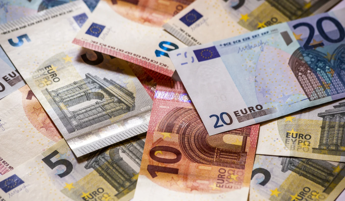 Kolejne państwo wprowadziło euro. Zmiany właśnie zaczęły obowiązywać Kolejne państwo wprowadziło euro. Zmiany właśnie zaczęły obowiązywać