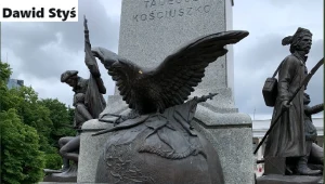 Warszawa: Zniszczono pomnik Kościuszki. Pojawił się na nim napis "Black Lives Matter"