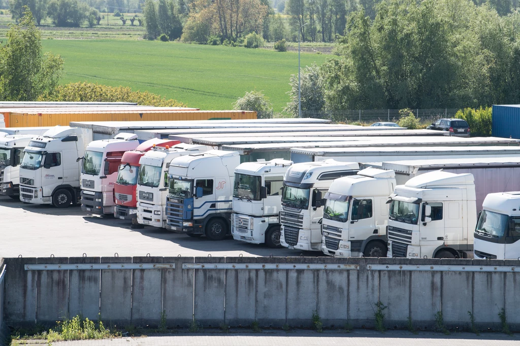 Tym razem ciężarówki nie będą stać na parkingach