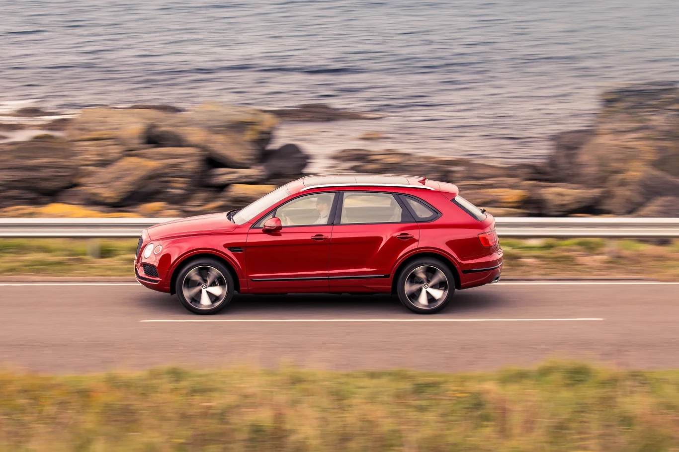 Bentayga V8. Drogie auto nie musi być ładne?