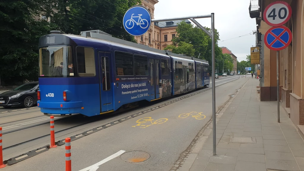 Ulicą Grzegórzecką samochody w stronę Ronda Kotlarskiego   mają poruszać się torowiskiem