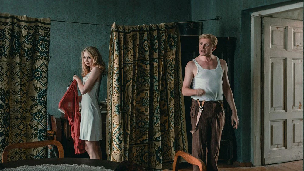 Nakręcony w 2017 roku film "Sztuka kochania" w reżyserii Marii Sadowskiej opowiada historię życia Michaliny Wisłockiej, lekarki i autorki słynnego poradnika o tym samym tytule, który zapoczątkował w Polsce rewolucję seksualną. Od kwietnia dostępny jest na platformie Netflix.
(PAP Life) Nakręcony w 2017 roku film "Sztuka kochania" w reżyserii Marii Sadowskiej opowiada historię życia Michaliny Wisłockiej, lekarki i autorki słynnego poradnika o tym samym tytule, który zapoczątkował w Polsce rewolucję seksualną. Od kwietnia dostępny jest na platformie Netflix.
(PAP Life)