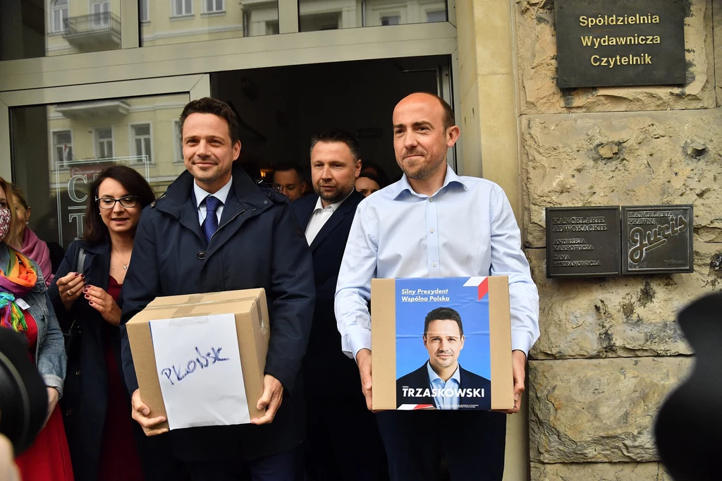 Do rejestracji kandydata na prezydenta wymagane jest zebranie co najmniej 100 tys. podpisów. Jak poinformował kandydat Koalicji Obywatelskiej na prezydenta, Rafał Trzaskowski, zebrano ich 1,6 mln. Do rejestracji kandydata na prezydenta wymagane jest zebranie co najmniej 100 tys. podpisów. Jak poinformował kandydat Koalicji Obywatelskiej na prezydenta, Rafał Trzaskowski, zebrano ich 1,6 mln.