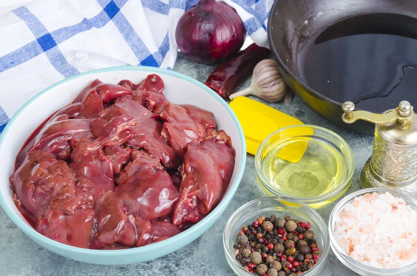 Jesteś w ciąży? Lepiej zrezygnuj z jedzenia wątróbki 