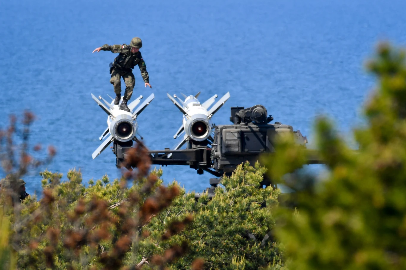 Po nich nadleciały kolejne F-16, tym razem z Łasku, które zniszczyły cele przy pomocy bomb kierowanych GBU-12.