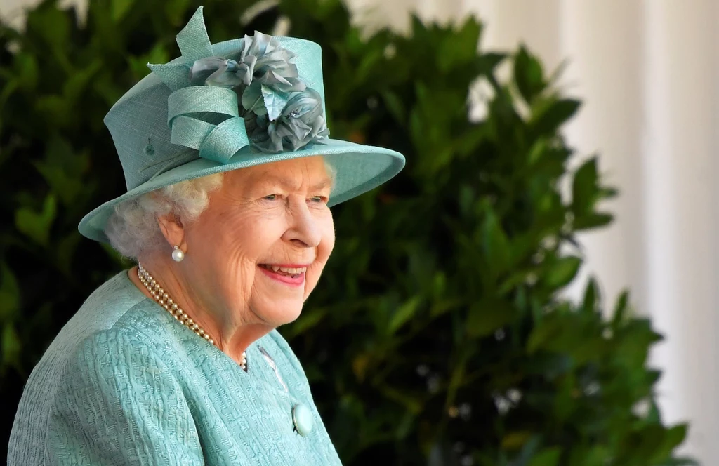 Od połowy marca królowa wraz z mężem przebywa na zamku w Windsorze