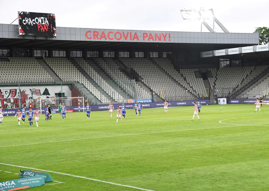 Od meczu z Jagiellonią Białystok (15 czerwca) stadion przy Kałuży nie będzie już świecił pustkami Od meczu z Jagiellonią Białystok (15 czerwca) stadion przy Kałuży nie będzie już świecił pustkami