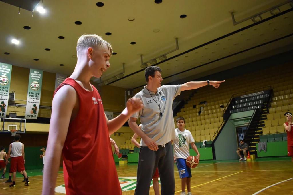 Trener Marcin Kękuś i zawodnik Trener Marcin Kękuś i zawodnik