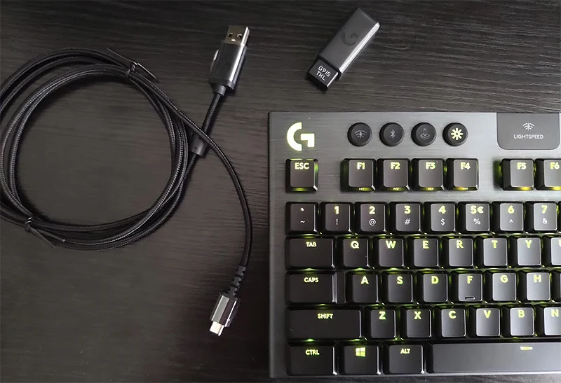 Logitech G915 TKL Logitech G915 TKL