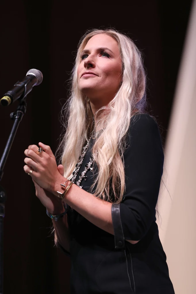 Holly Williams pożegnała siostrę