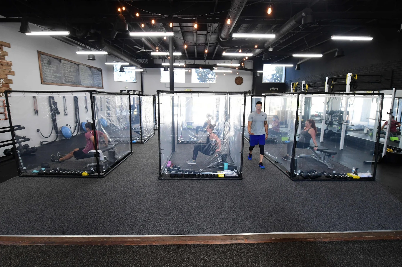 Wszystkie boksy są dezynfekowane po każdym treningu.