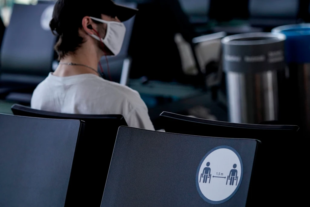 Od jutra mogą ruszyć lotnicze połączenia z Europą. Nz. Lotnisko brukselskie Zaventem