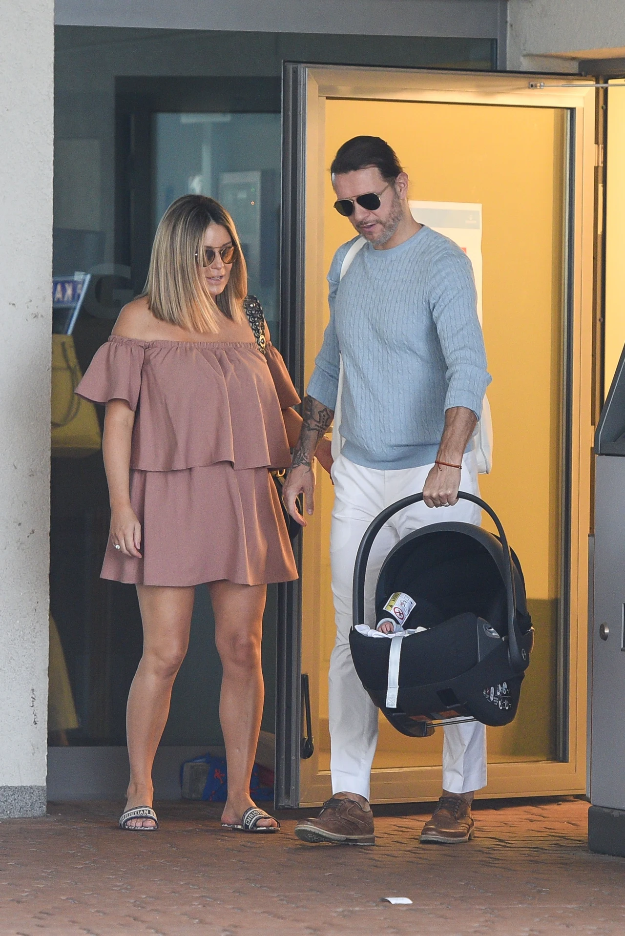 Wychodząc z kliniki, Małgosia i Radek udali się do samochodu i wrócili do domu
