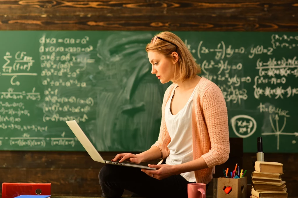 Do kiedy można składać wnioski o bon na laptop dla nauczyciela w 2025? Do kiedy można składać wnioski o bon na laptop dla nauczyciela w 2025?