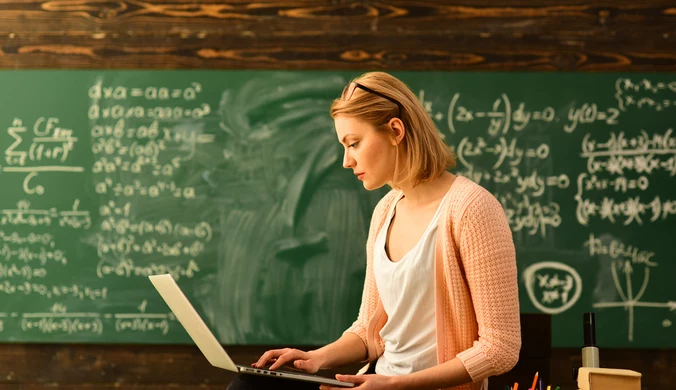 Do kiedy można składać wnioski o bon na laptop dla nauczyciela w 2025?