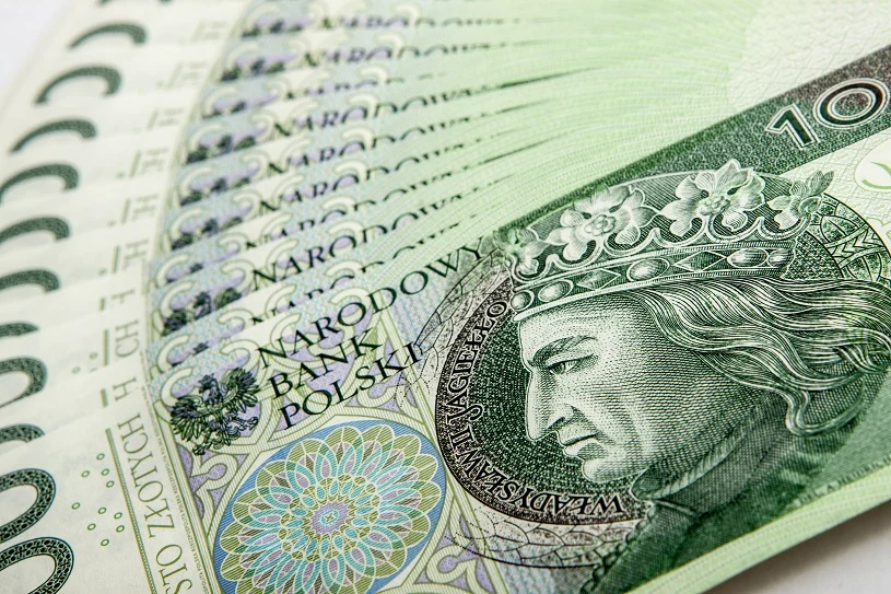 Majowy spadek płac spowodowany brakiem wypłat nagród i premii